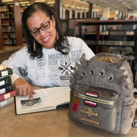 Mini sac à dos Le Monstrueux Livre des Monstres Cosplay Loungefly