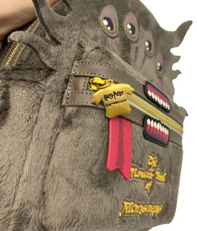 Mini sac à dos Le Monstrueux Livre des Monstres Cosplay Loungefly