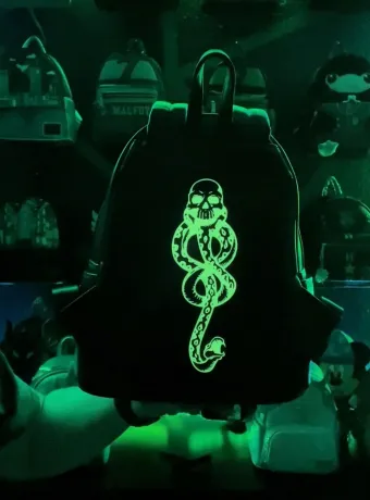 Mini sac à dos Mangemorts Marque des Ténèbres Glow Loungefly