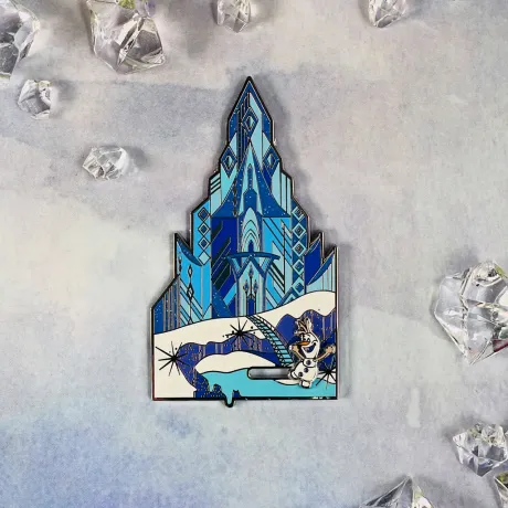 Pin Château de la Reine des neiges Loungefly