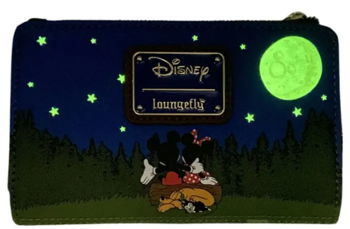 Portefeuille à rabat Mickey Mouse, Minnie, et leurs Amis Scène Camping Glow Loungefly